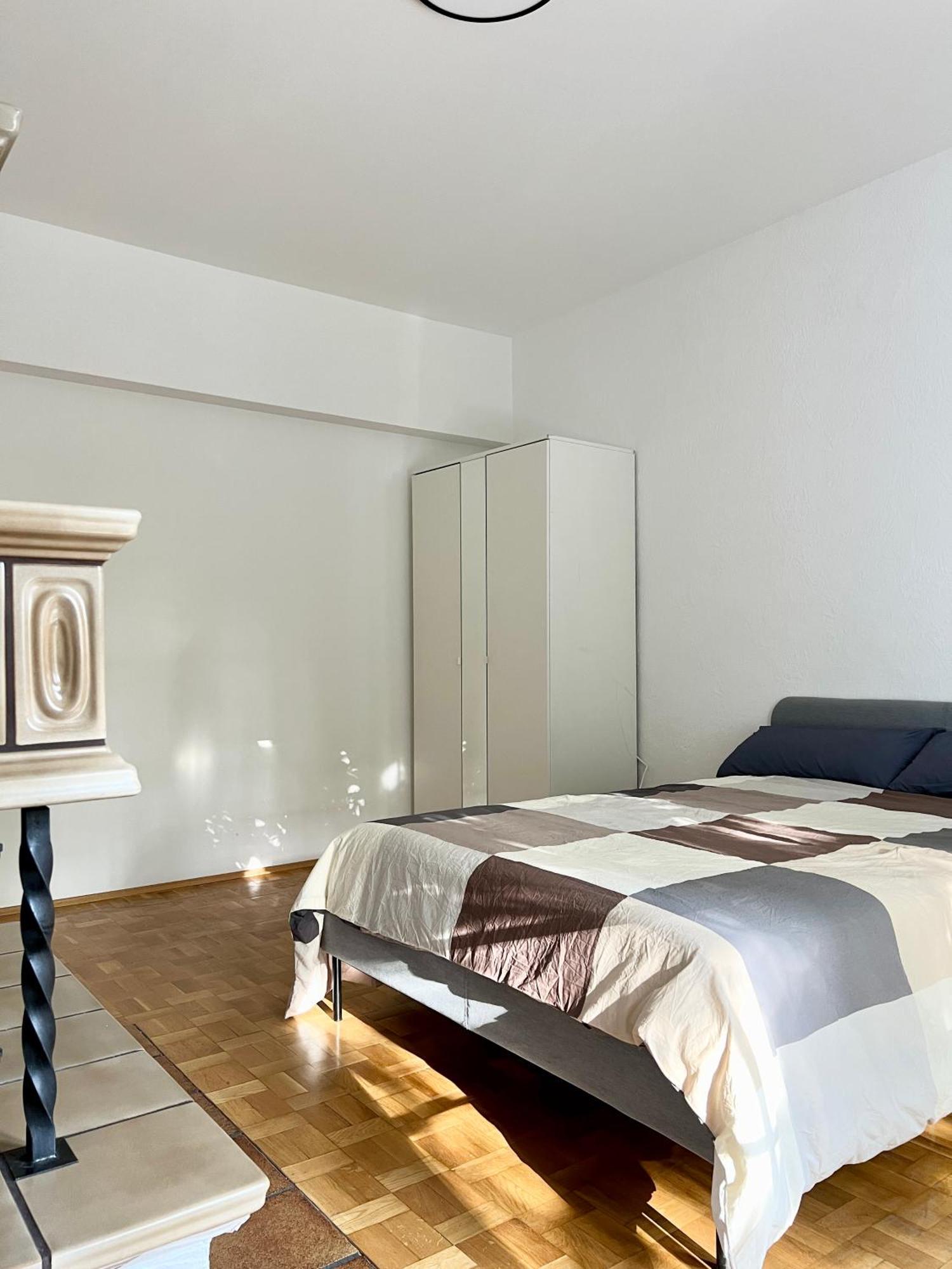 City House Нойс Екстериор снимка