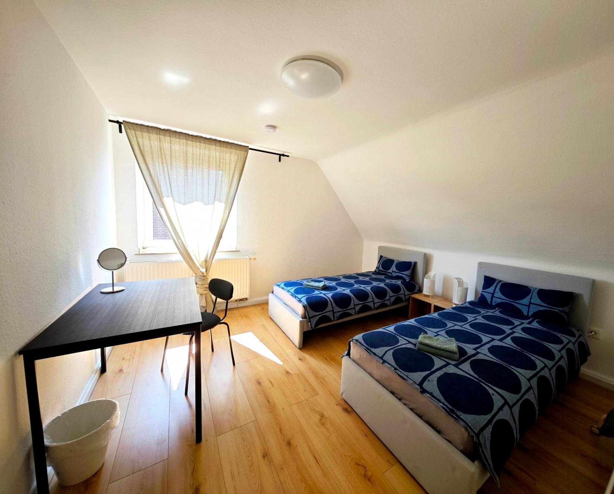 City House Нойс Екстериор снимка